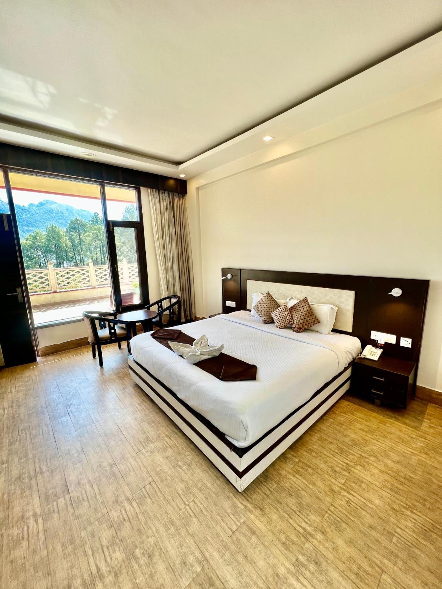 Sea Hawk - Luxury Hill Resort 4 Mins From Bhimtal Lake Bagian luar foto