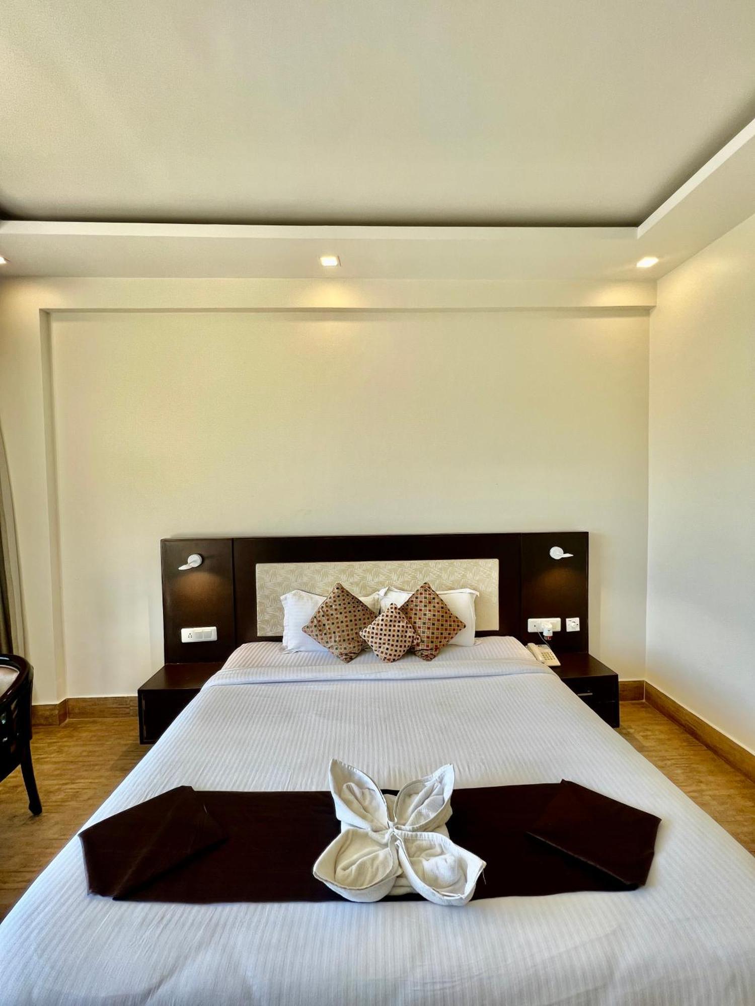 Sea Hawk - Luxury Hill Resort 4 Mins From Bhimtal Lake Bagian luar foto