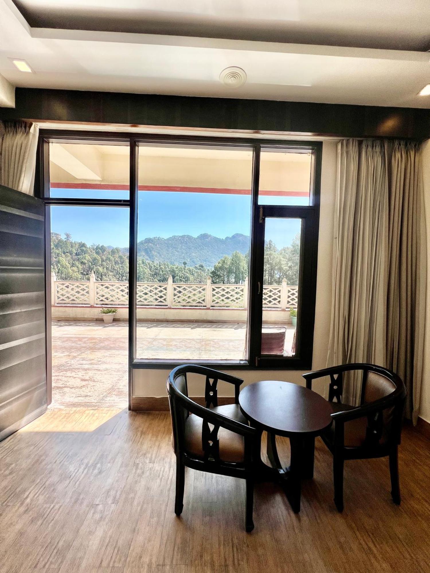 Sea Hawk - Luxury Hill Resort 4 Mins From Bhimtal Lake Bagian luar foto