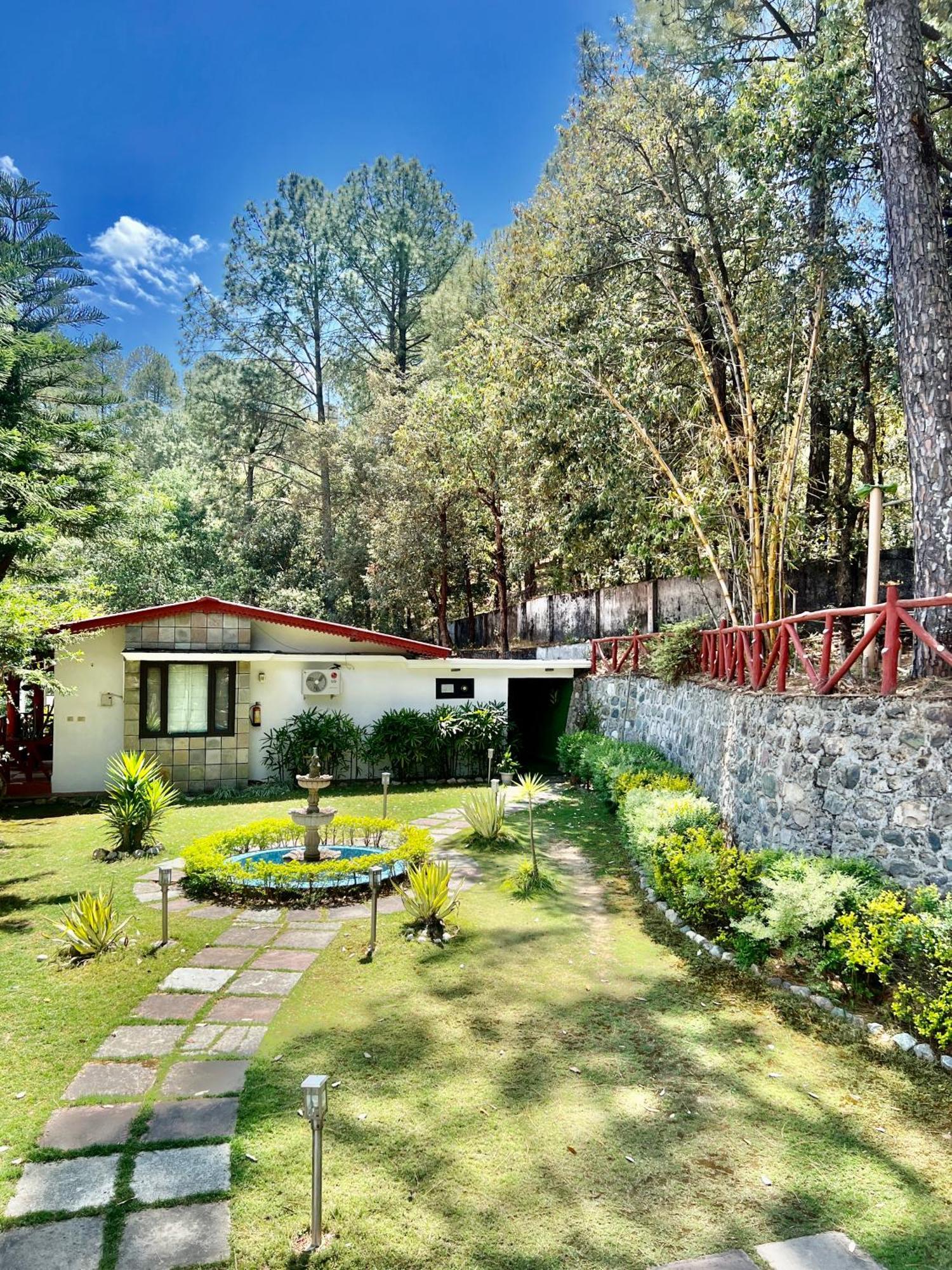 Sea Hawk - Luxury Hill Resort 4 Mins From Bhimtal Lake Bagian luar foto