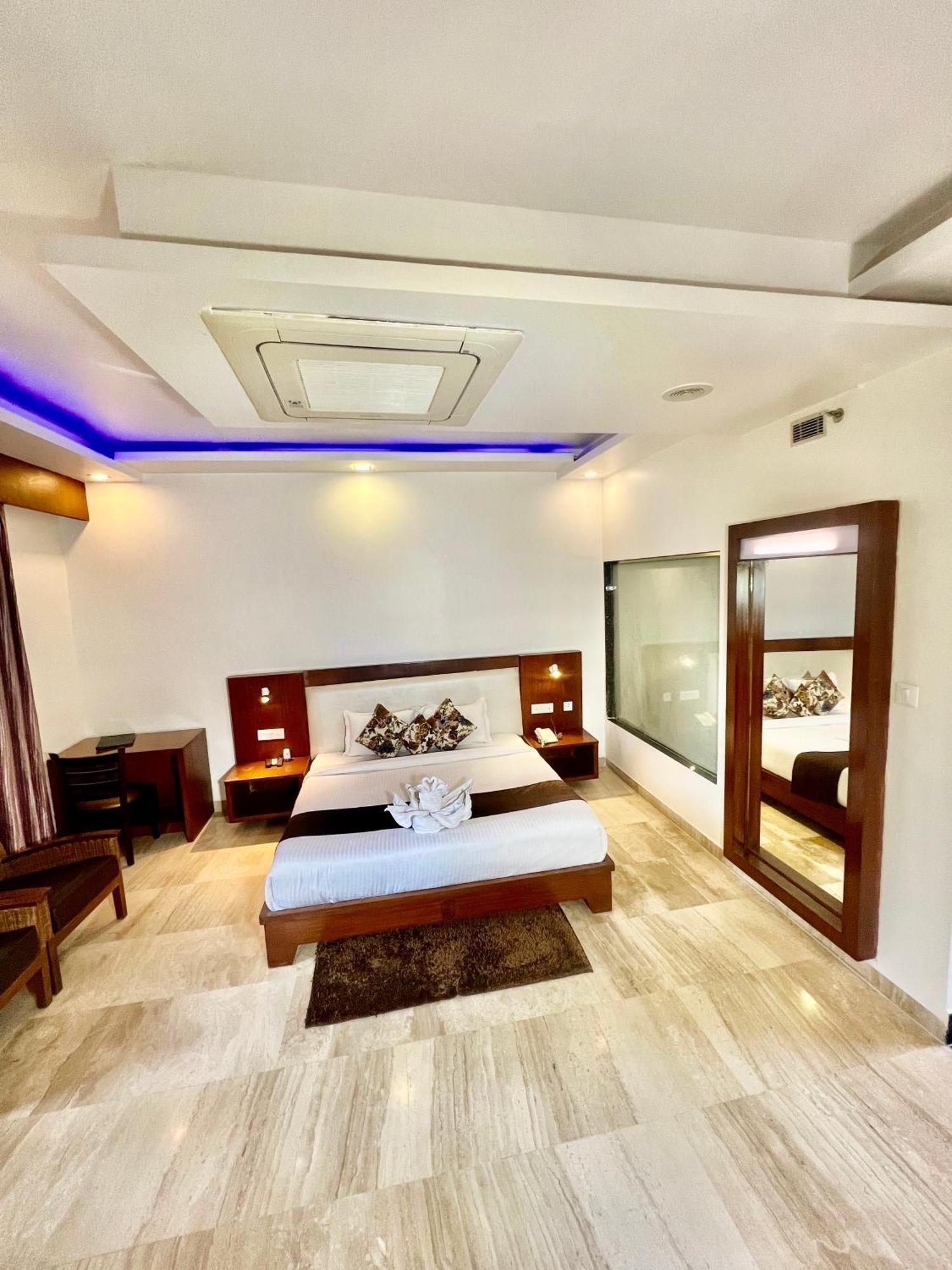 Sea Hawk - Luxury Hill Resort 4 Mins From Bhimtal Lake Bagian luar foto
