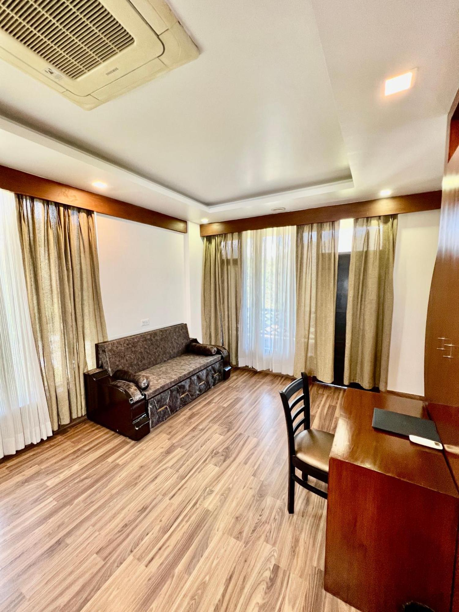 Sea Hawk - Luxury Hill Resort 4 Mins From Bhimtal Lake Bagian luar foto